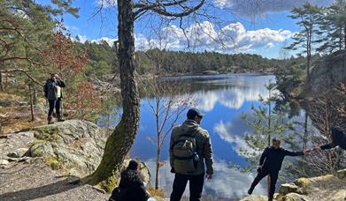 Mennesker ved vann i Baneheia