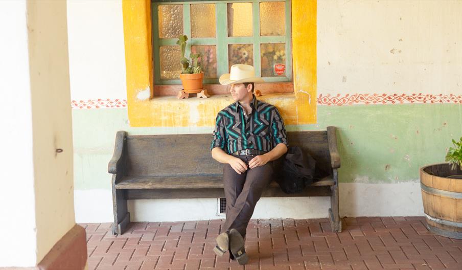 Sam Outlaw (US) + support: Hannah Aldridge (US)
