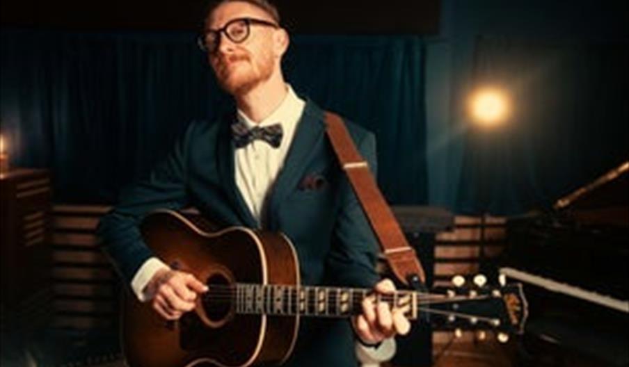 Konsert med Adam Douglas i Posebyhaven