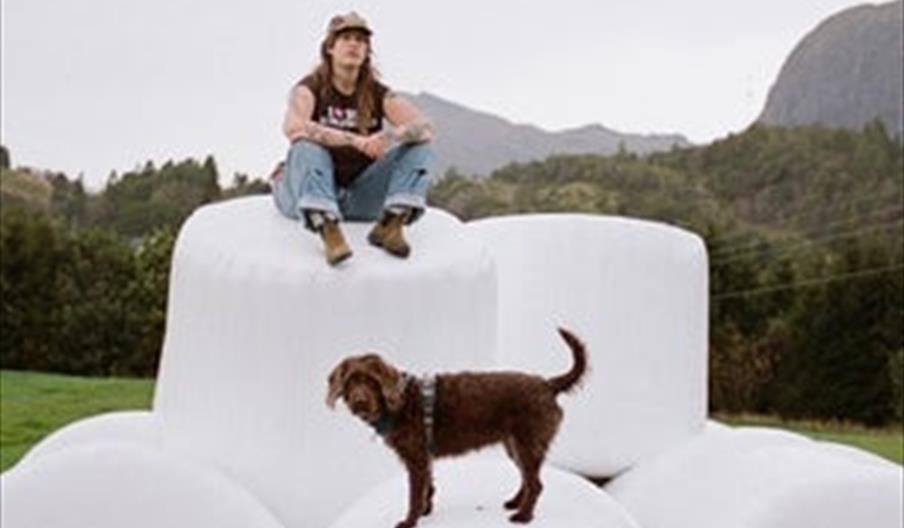 Dirty Old Town pres: Embla and the Karidotters + support: Country Cult