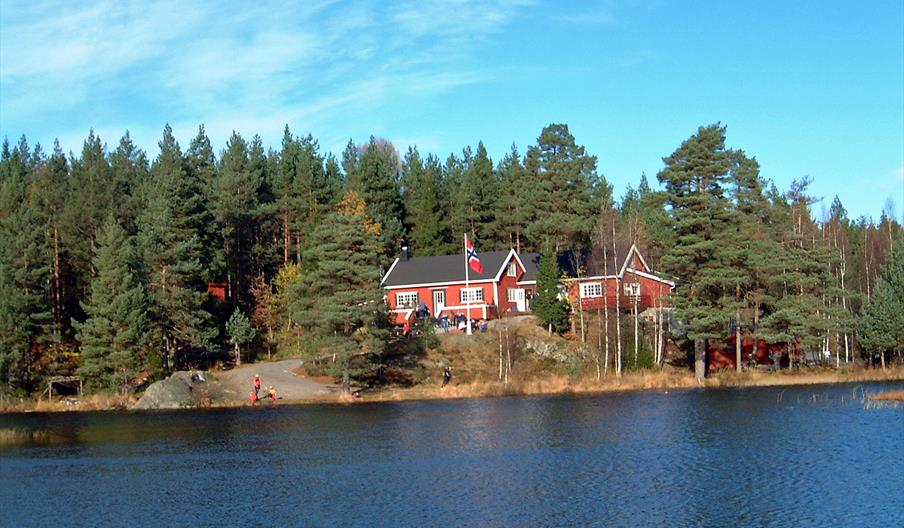 Granestua is a popular cabin open Sundays, in a hiking area in Arendal, Southern Norway. Short and long trails in connection with the cabin.