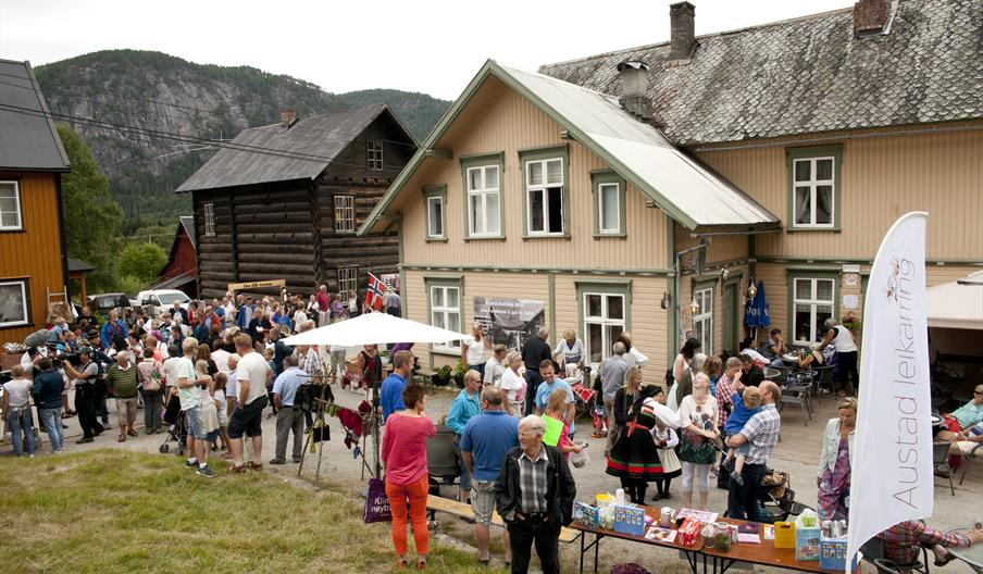 Ose, ein liten tettstad med ein stor foss
