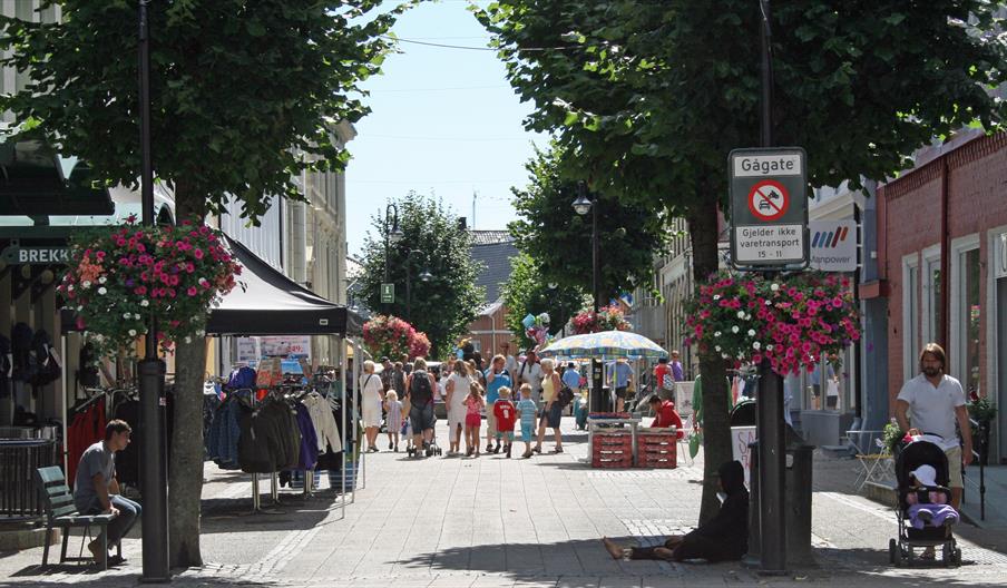 shopping i gågata i Arendal