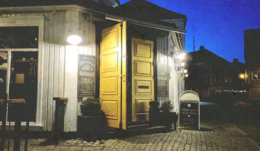 Utested Barrique fasade nattestid