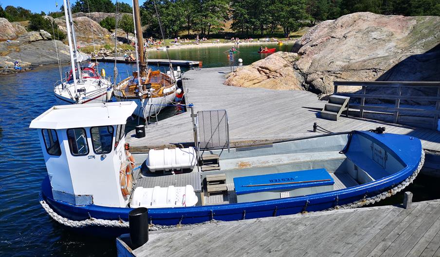 Båttransport til Bragdøya fra Lumber i Vågsbygd