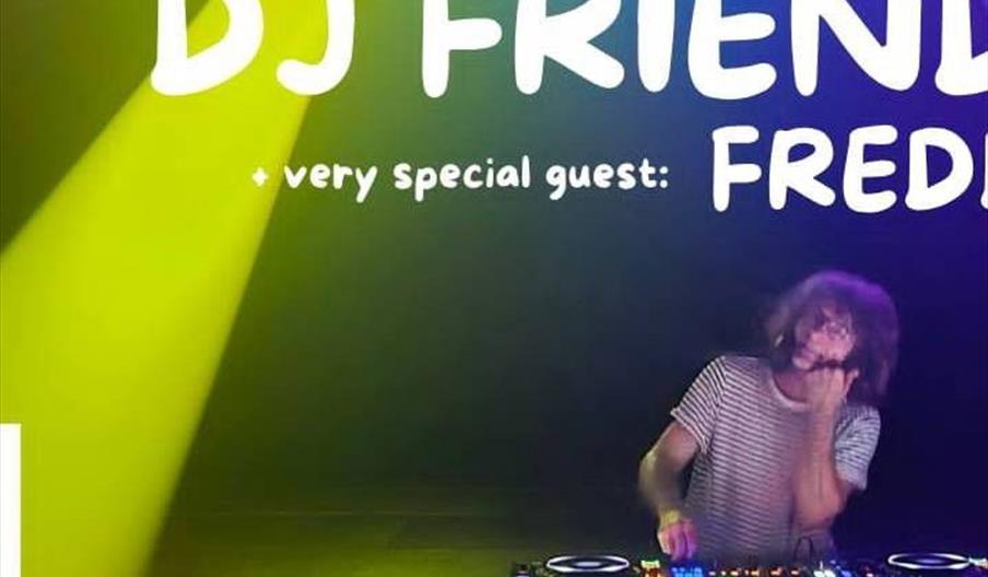Romjulsfest med DJ Friendly + Freddie // Vaktbua klubb Inngang romjulsfest DJ Friendly + Freddie