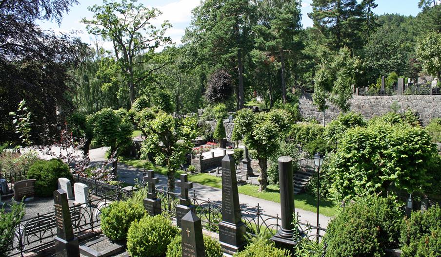velstelte graver på Arendal kirkegård