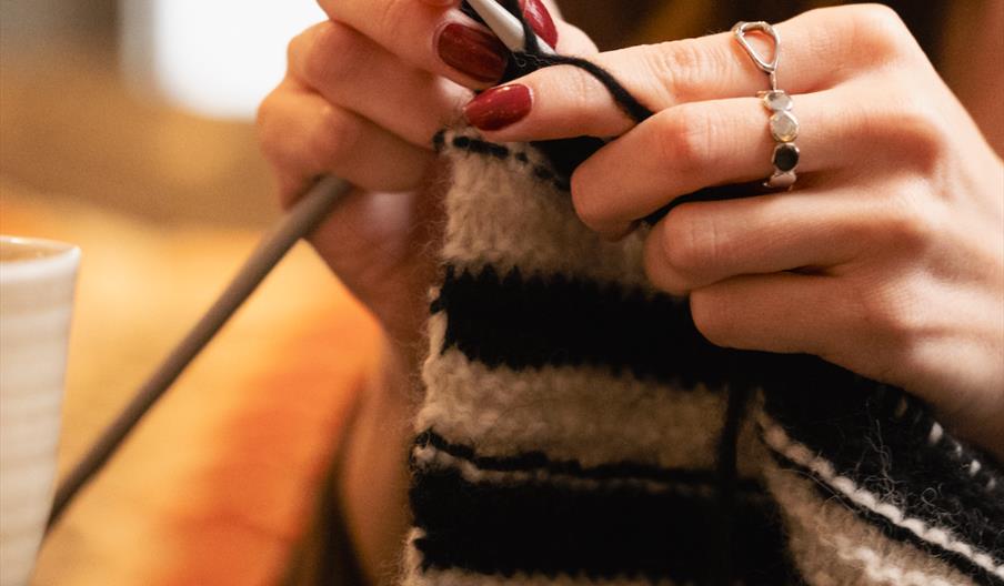 Knit&Sip