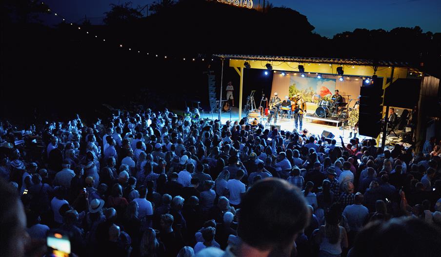 Festivalen på kveldstid
