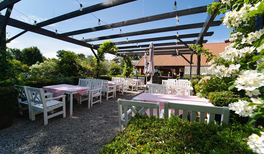 Bjellandstrand Gård