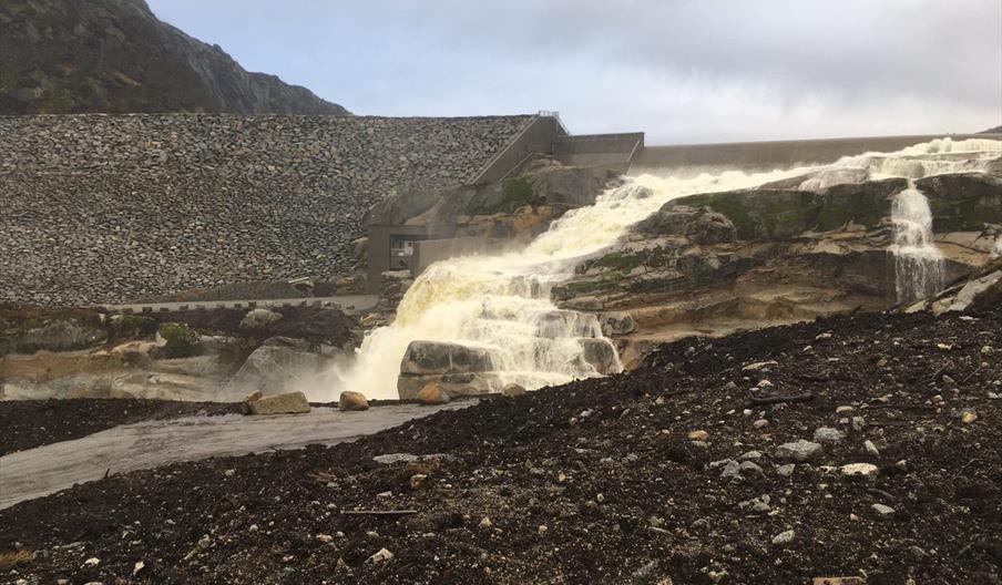 Steinfyllingsdam ved Langevatn