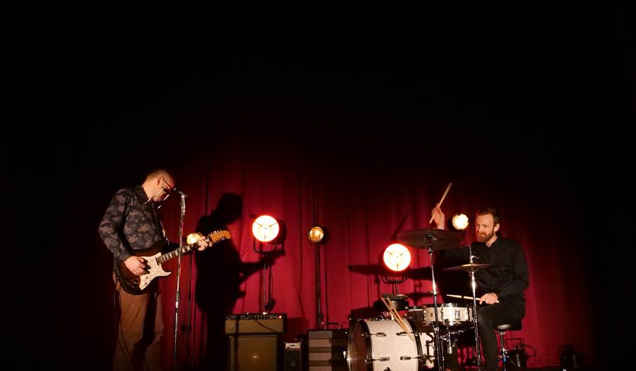 Dylan Tribute Duo på scenen