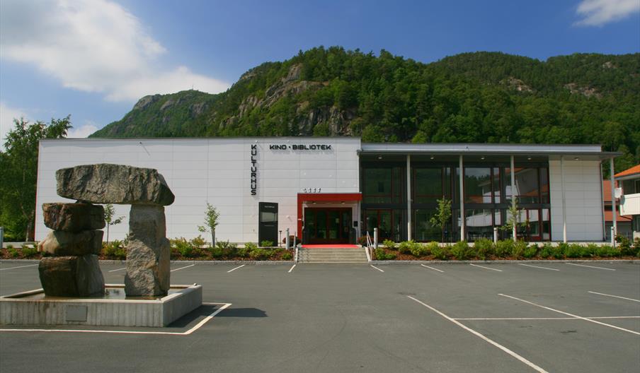 Kvinesdal kulturhus, kino og bibliotek