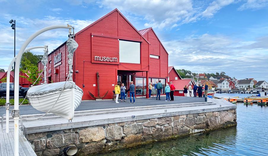 Lyngørfjorden kystkultursenter og Raet nasjonalpark velkomstsenter