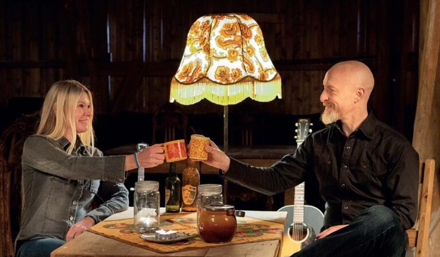 Jon Solberg & Anne Gravir Klykken på Farsund Folkepub