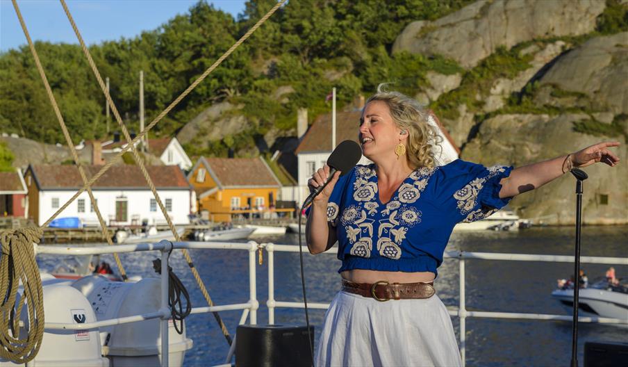 Konsert med Helene Bøksle og skalldybord om bord Sørlandet