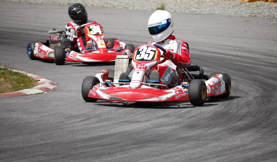 GoKart-kjøring er bare en av mange aktiviteter i Adrenalinparken!