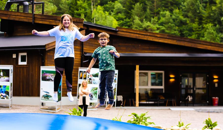 Gratis familiedag på Besøkssenter Villakssenter Laudal