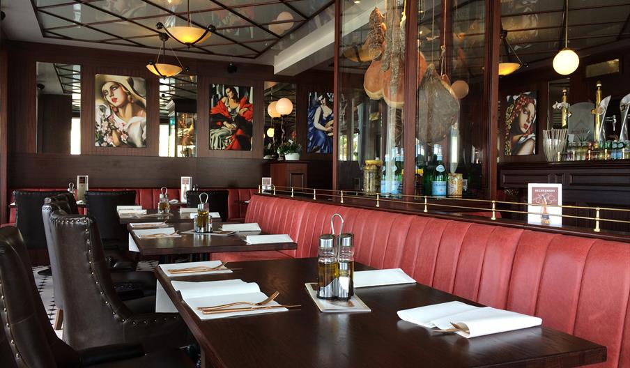 Promenaden bar & grill