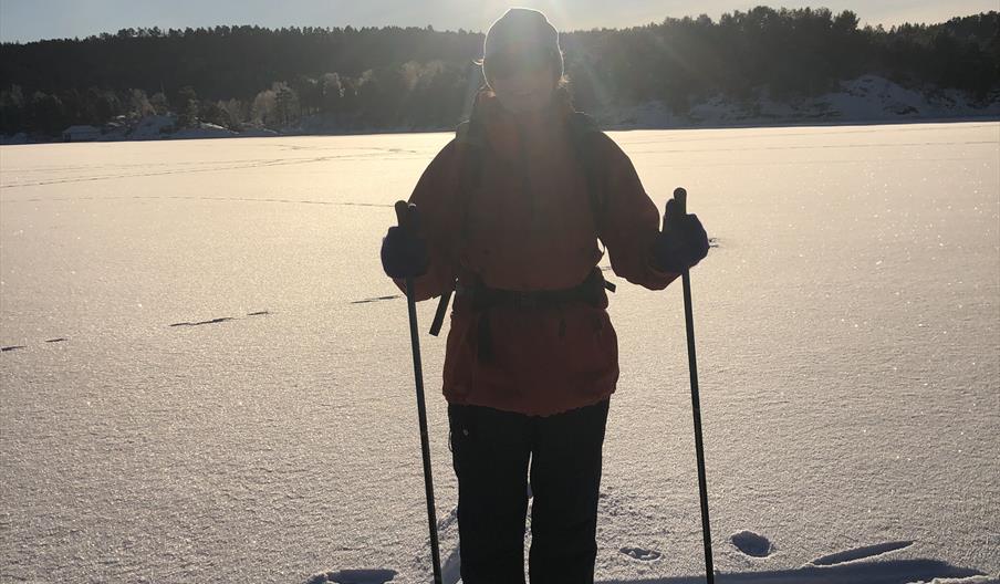 dame på ski