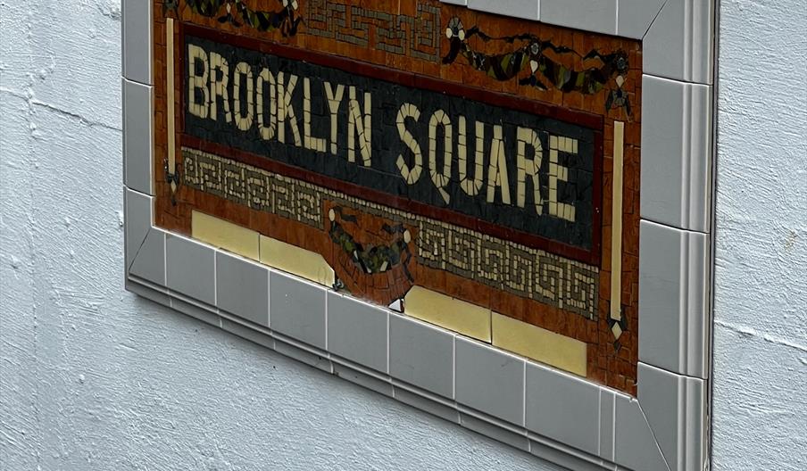 skilt av Brooklyn square