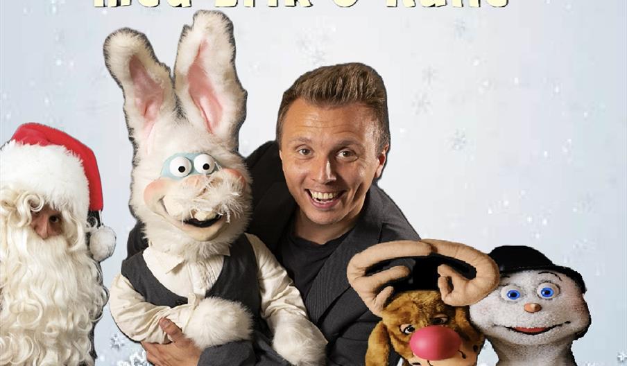 Erik Mogeno og flere av hans buktalerfigurer