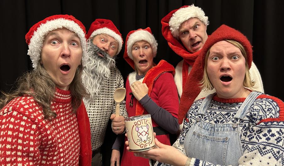 Teaterstykket " Farlig julegrøt"
