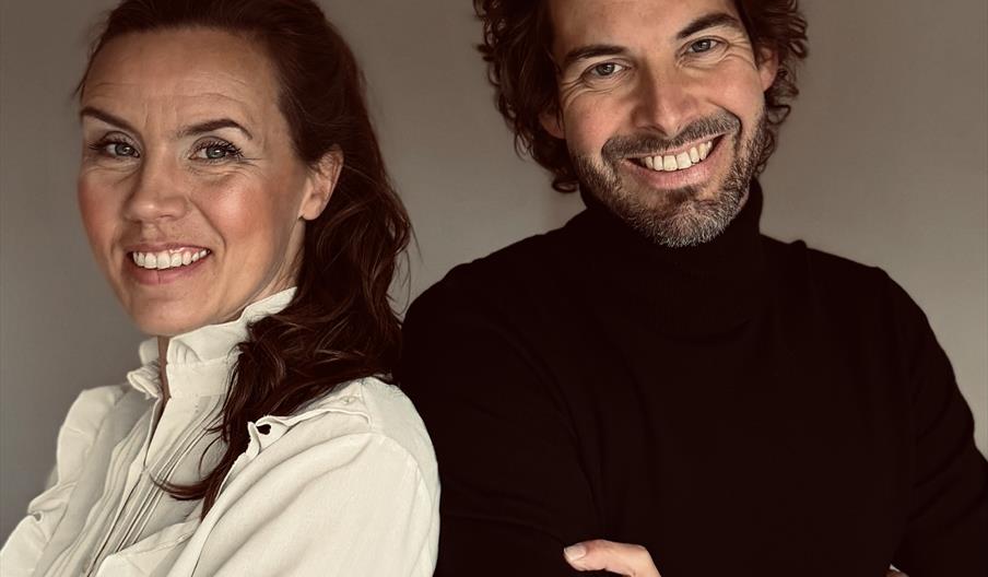 Magisk helaften: Julekonsert i Kunstsilo med Trym Bjønnes og Helga Jacobsen