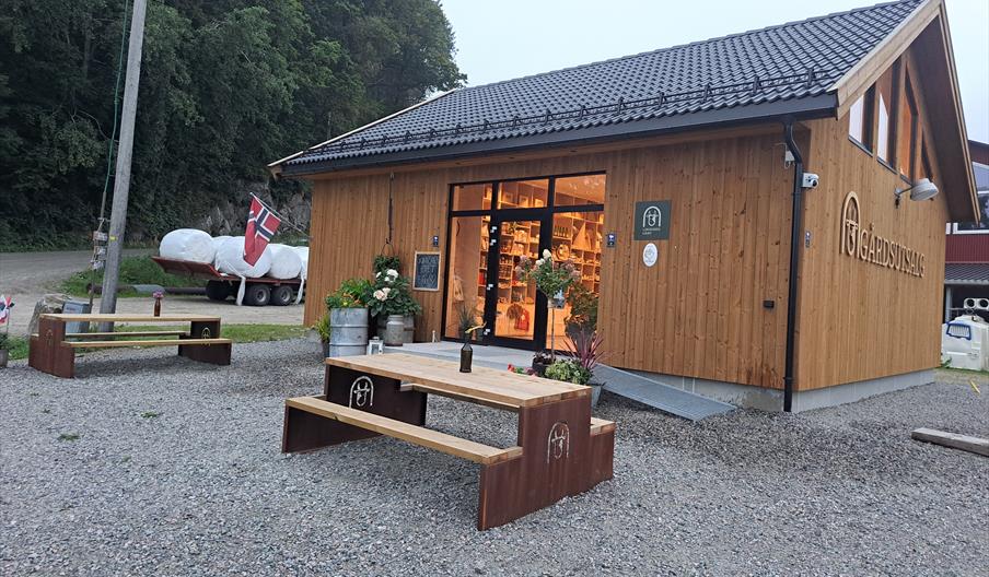 Fasade gårdsbutikk på Lindesnes gård