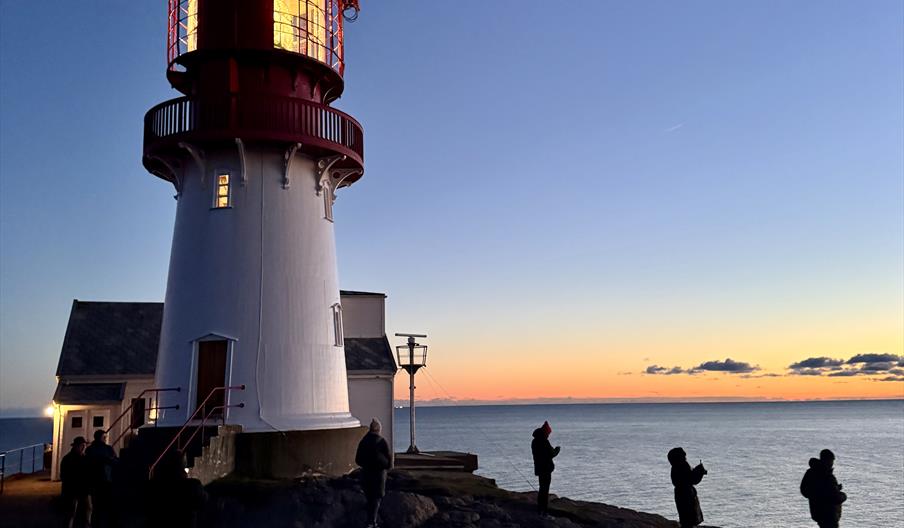 Lindesnes fyr i solnedgang