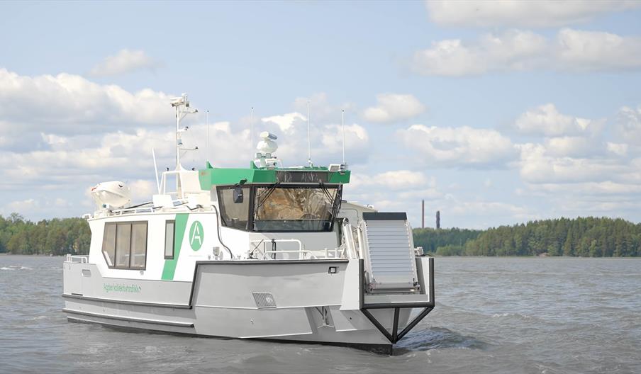 Det hybrid elektriske fartøyet Randøysund tar deg med på en komfortabel båttur