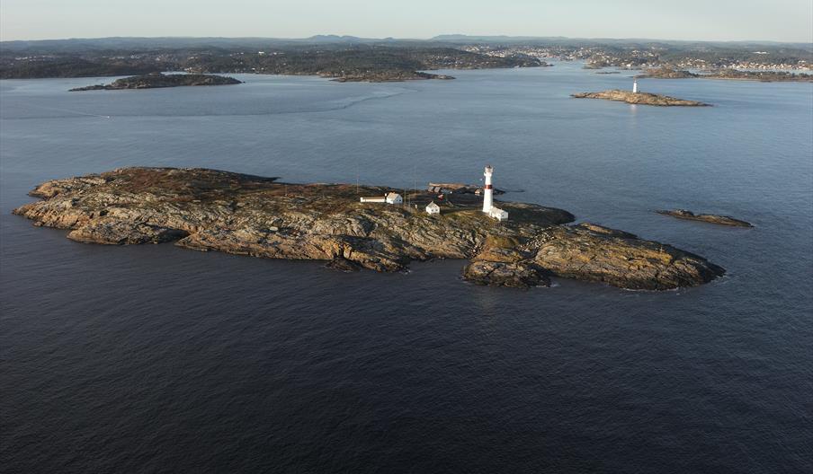 Store Torungen fyr i fugleperspektiv