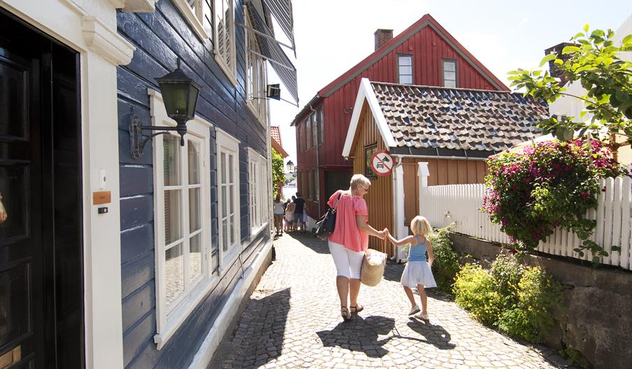 Øvre Tyholmen i Arendal med trange smug