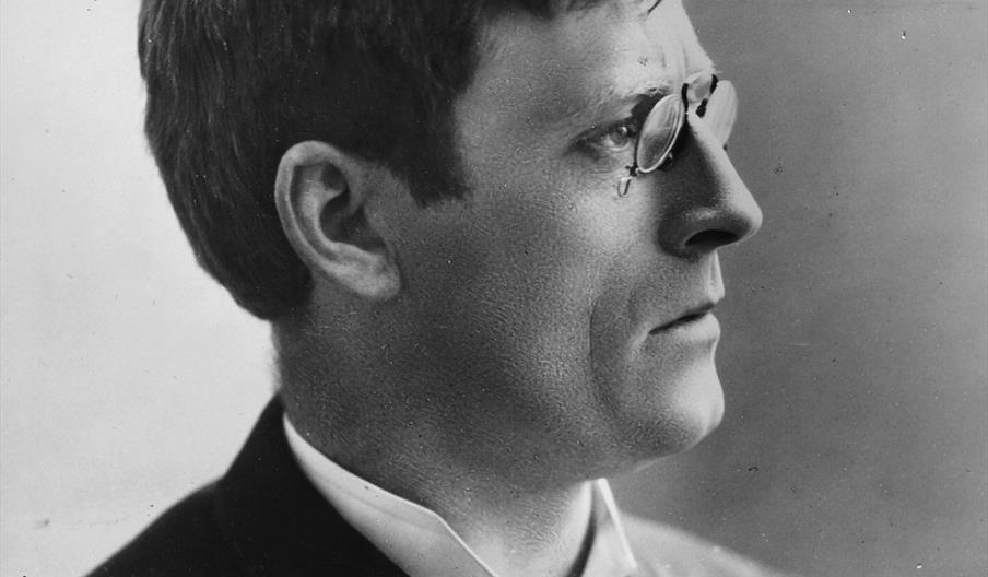 Vi viser Henning Carlsens dramatisering av Sult (1966) på Grimstad kulturhus