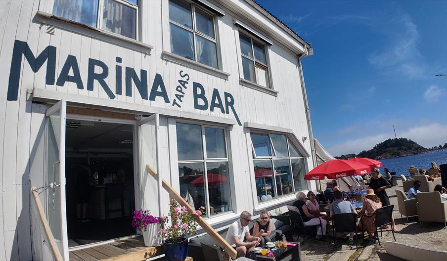 Marina Tapasbar ute