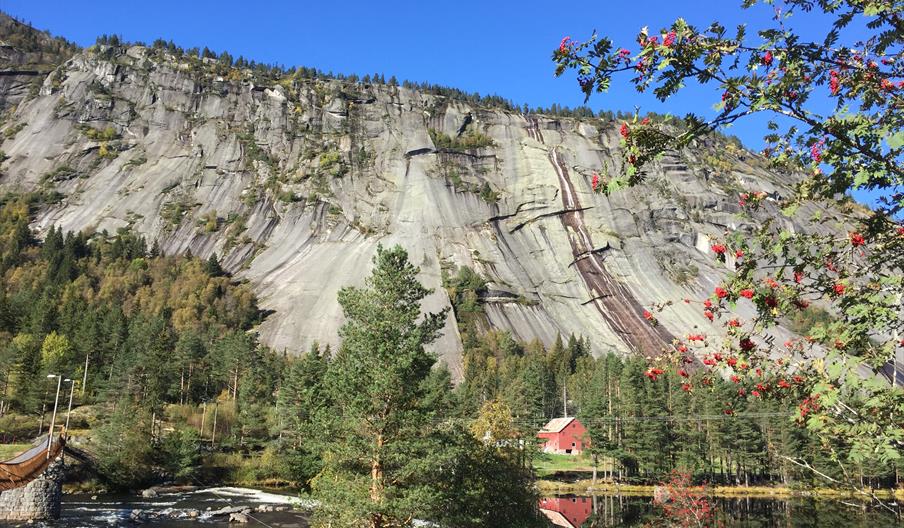Sykkeltur til Hengjebrui, Valle