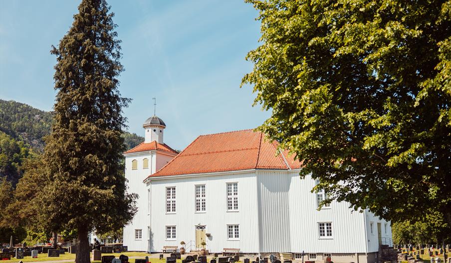 Kvinesdal kirke