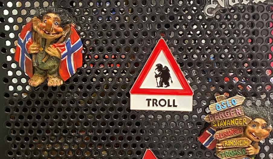 kjøleskapsmagneter med troll, elger, vikinger