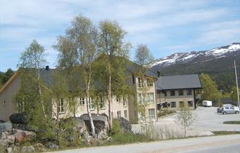 Bilde av Byklehotel med vy over vårfjell