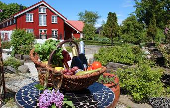 Bjellandstrand Gård