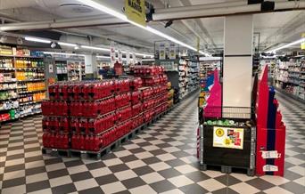 Bilde fra innsiden av butikken