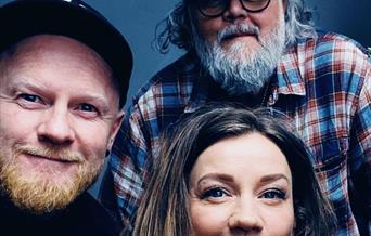 Julekonsert: Lewi Bergrud, Maria Solheim & Peter Hallström Bergrud, Solheim & Hallström ORDINÆR
