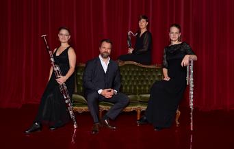 Musikkens Venner: Taffelpikene