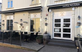 Utsiden av Hytta Pizzeria & Cocktailbar.