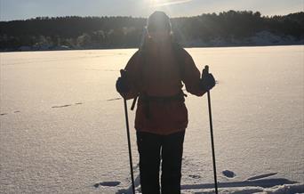 dame på ski