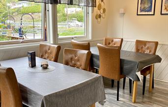 Bilde av sitteplasser inne i restauranten