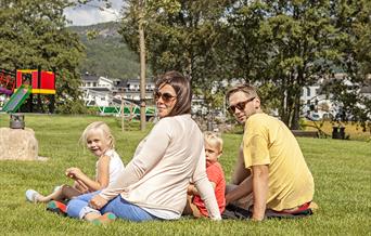 Familie i Kvinaparken