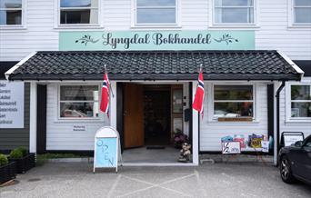 Lyngdal Bokhandel fasade