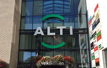 inngangsparti ALTI shoppingsenter i Arendal sentrum