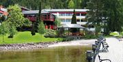 Hotellet ligger rett ved Byglandsfjord